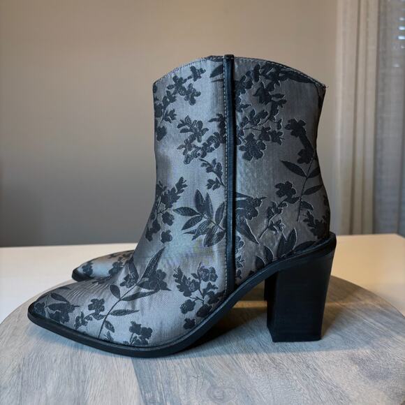 Free People Barclay Women's EU 41 Floral Jacquard Ankle Boots Block Heels Sz 11 - Picture 2 of 10